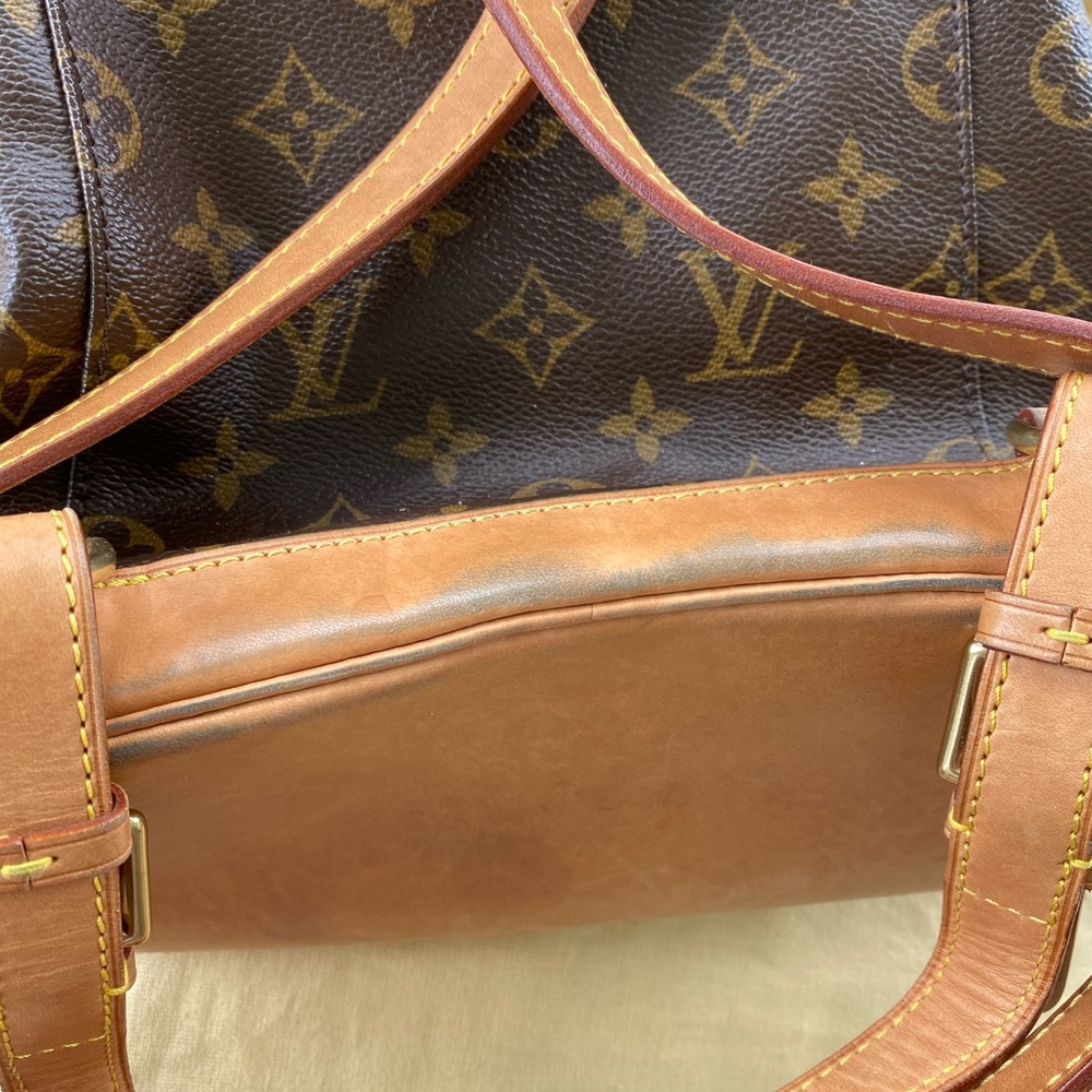 Louis Vuitton medium back pack - Picture 4 of 8